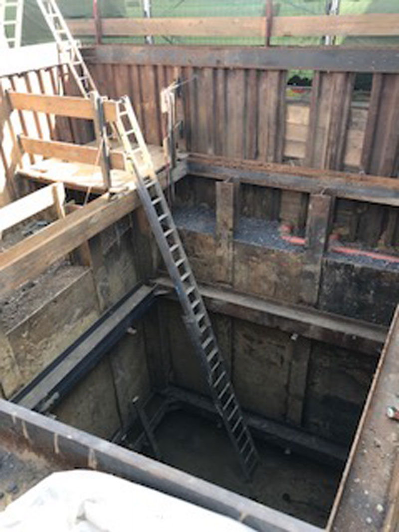 Erneuerung eines Schachtbauwerkes in Holzwickede, Stehfenstraße in einer Tiefe von 8,50 m